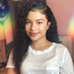 Meet your Posher, Aileen